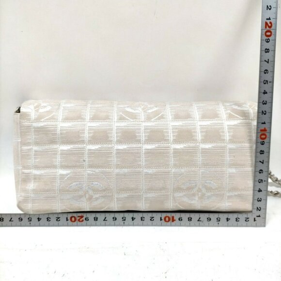 Chanel White Canvas Shoulder Bag - Picture 2 of 9